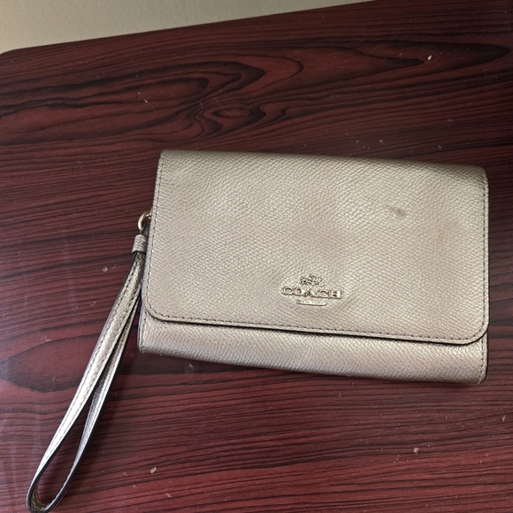 Coach wristlet Metallic Gold - Picture 7 of 7